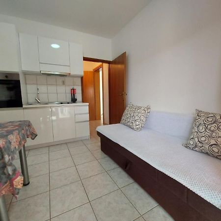 Apartment Pezic Krk Town Exteriör bild