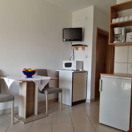 Apartment Pezic Krk Town Exteriör bild