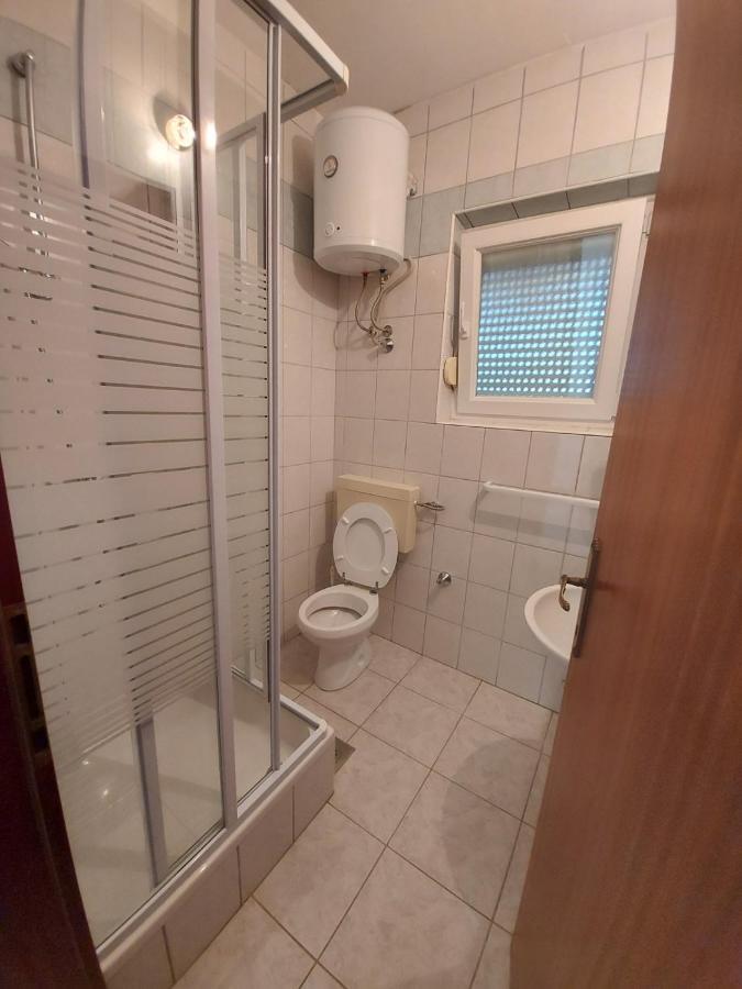 Apartment Pezic Krk Town Exteriör bild