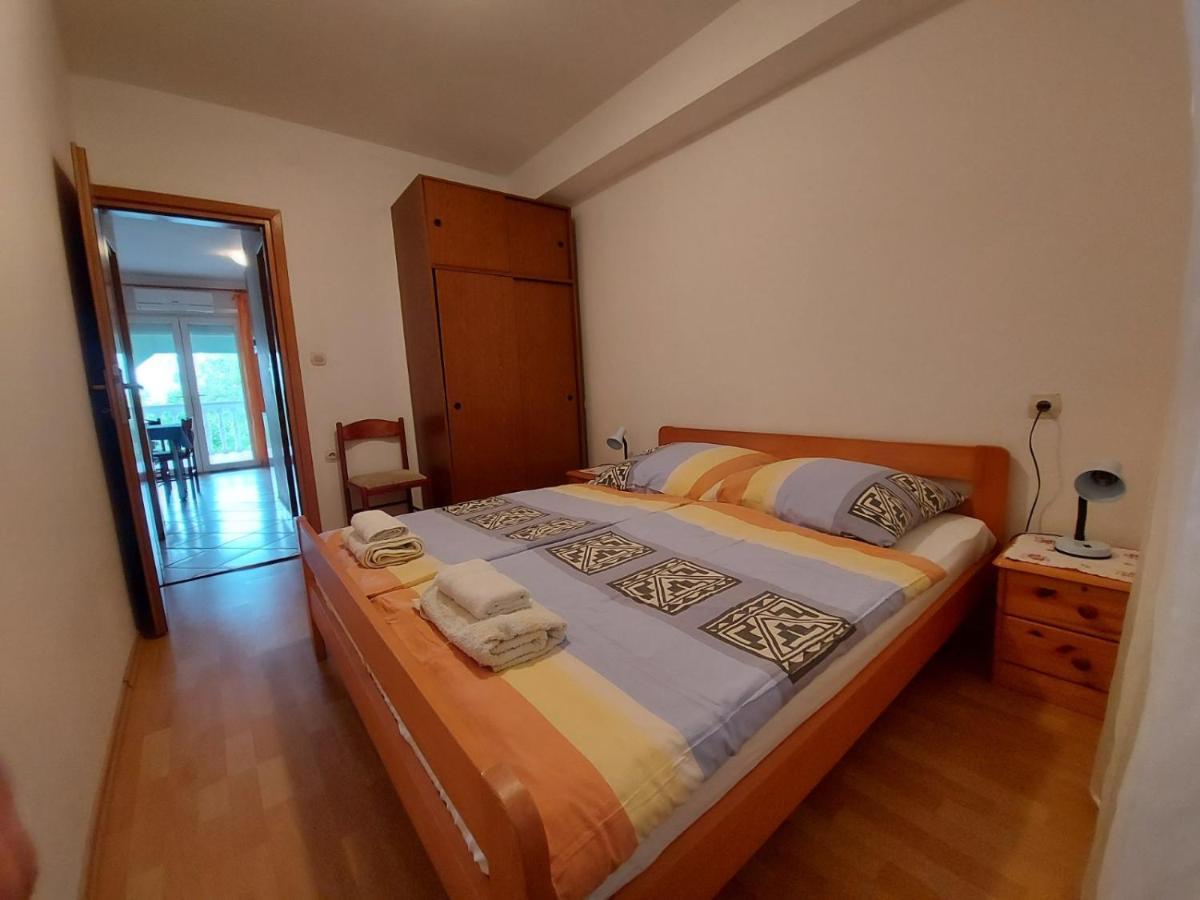 Apartment Pezic Krk Town Exteriör bild