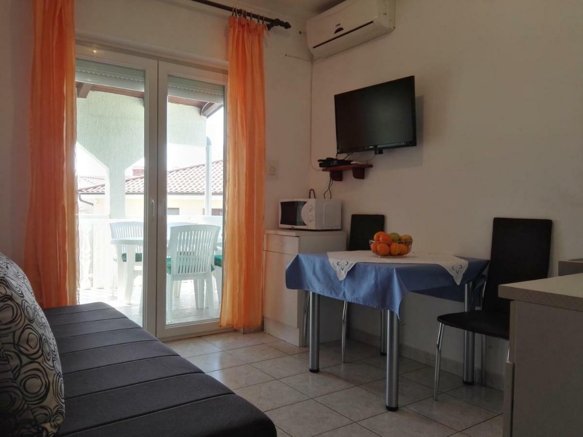 Apartment Pezic Krk Town Exteriör bild