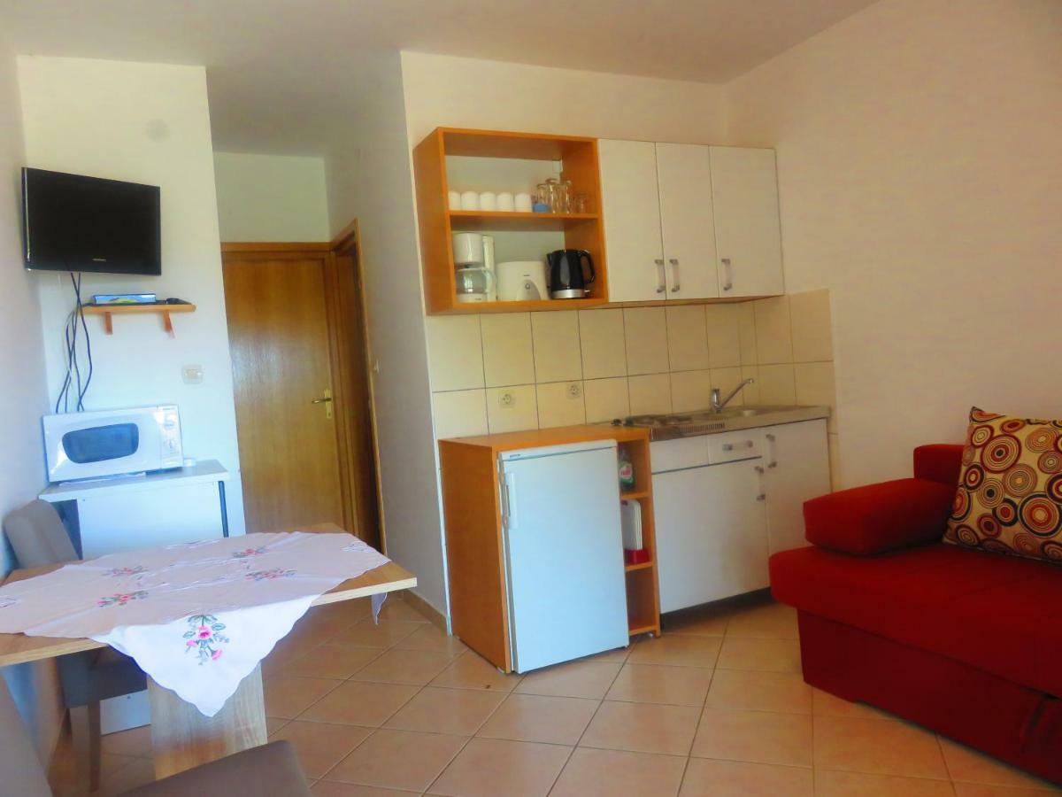 Apartment Pezic Krk Town Exteriör bild